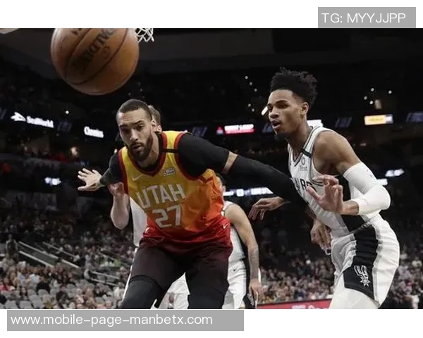 卡斯尔与文班训练赛中膝盖相撞受伤初步评估显示伤势并不严重 卡斯尔与文班训练赛中膝盖相撞受伤初步评估显示伤势并不严重